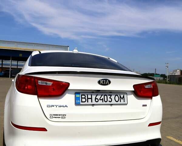 Белый Киа Оптима, объемом двигателя 2.4 л и пробегом 175 тыс. км за 10000 $, фото 1 на Automoto.ua