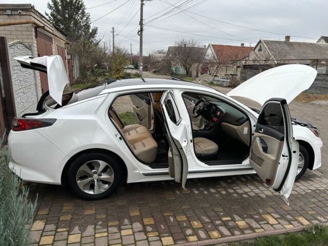 Білий Кіа Оптіма, об'ємом двигуна 2.4 л та пробігом 188 тис. км за 8800 $, фото 12 на Automoto.ua