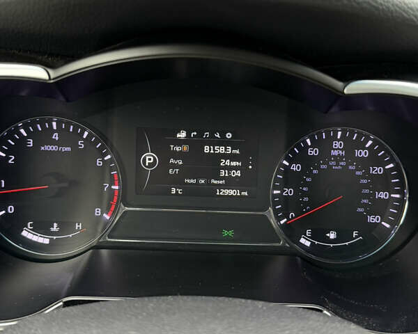 Белый Киа Оптима, объемом двигателя 2 л и пробегом 209 тыс. км за 13000 $, фото 9 на Automoto.ua