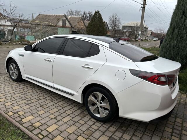 Білий Кіа Оптіма, об'ємом двигуна 2.4 л та пробігом 188 тис. км за 8800 $, фото 3 на Automoto.ua