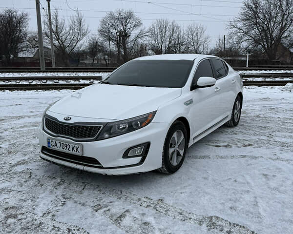 Белый Киа Оптима, объемом двигателя 2.36 л и пробегом 205 тыс. км за 8000 $, фото 1 на Automoto.ua