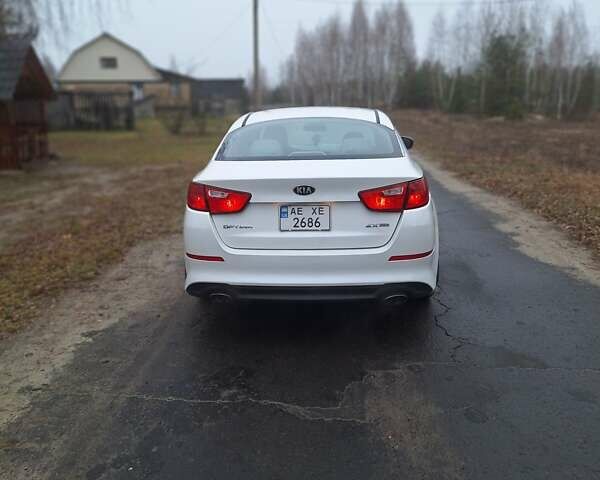 Білий Кіа Оптіма, об'ємом двигуна 2.4 л та пробігом 111 тис. км за 9000 $, фото 10 на Automoto.ua