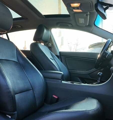 Білий Кіа Оптіма, об'ємом двигуна 2 л та пробігом 280 тис. км за 10400 $, фото 7 на Automoto.ua