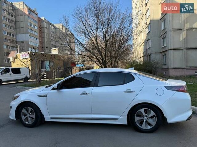 Белый Киа Оптима, объемом двигателя 2.36 л и пробегом 340 тыс. км за 9499 $, фото 4 на Automoto.ua