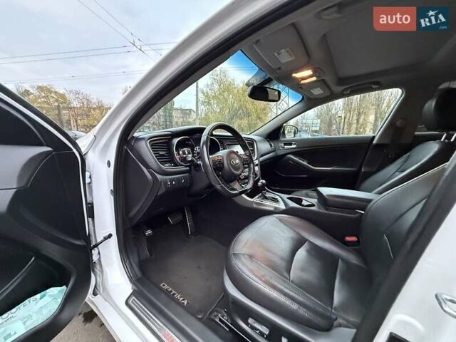 Білий Кіа Оптіма, об'ємом двигуна 2 л та пробігом 283 тис. км за 11500 $, фото 44 на Automoto.ua