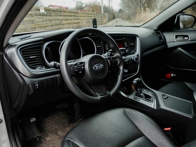 Белый Киа Оптима, объемом двигателя 2 л и пробегом 213 тыс. км за 8300 $, фото 4 на Automoto.ua