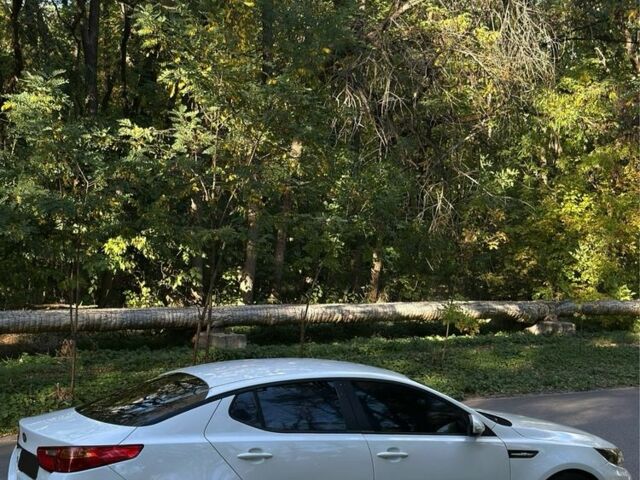 Білий Кіа Оптіма, об'ємом двигуна 2 л та пробігом 258 тис. км за 9000 $, фото 2 на Automoto.ua