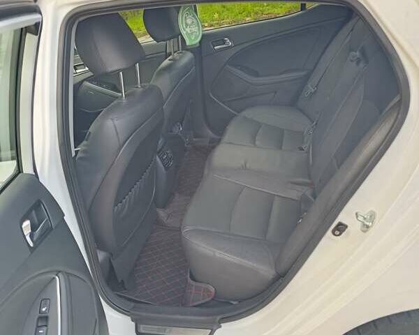 Белый Киа Оптима, объемом двигателя 2.36 л и пробегом 258 тыс. км за 10300 $, фото 40 на Automoto.ua