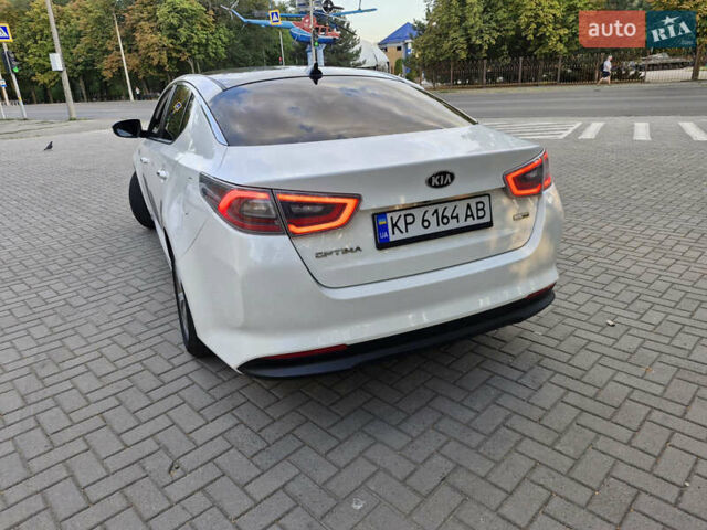 Білий Кіа Оптіма, об'ємом двигуна 2.36 л та пробігом 220 тис. км за 8600 $, фото 6 на Automoto.ua