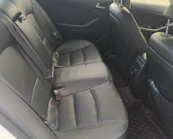 Белый Киа Оптима, объемом двигателя 2.36 л и пробегом 258 тыс. км за 10300 $, фото 47 на Automoto.ua
