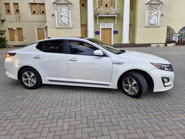 Белый Киа Оптима, объемом двигателя 2.4 л и пробегом 230 тыс. км за 8000 $, фото 5 на Automoto.ua