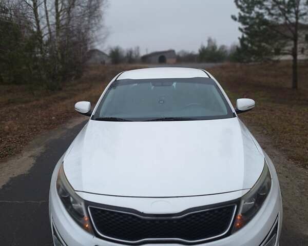 Білий Кіа Оптіма, об'ємом двигуна 2.4 л та пробігом 111 тис. км за 9000 $, фото 11 на Automoto.ua