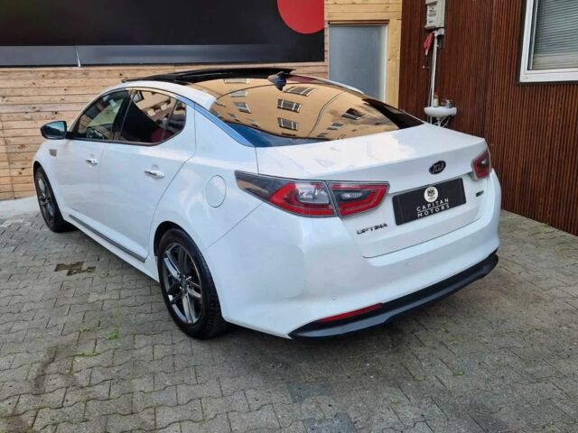 Белый Киа Оптима, объемом двигателя 2 л и пробегом 84 тыс. км за 1100 $, фото 2 на Automoto.ua