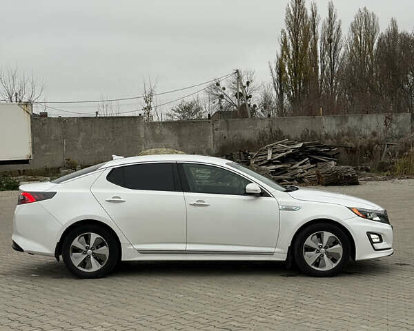 Белый Киа Оптима, объемом двигателя 2.36 л и пробегом 181 тыс. км за 9800 $, фото 6 на Automoto.ua