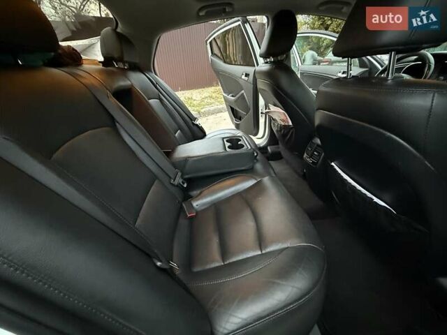 Білий Кіа Оптіма, об'ємом двигуна 2 л та пробігом 283 тис. км за 11500 $, фото 21 на Automoto.ua