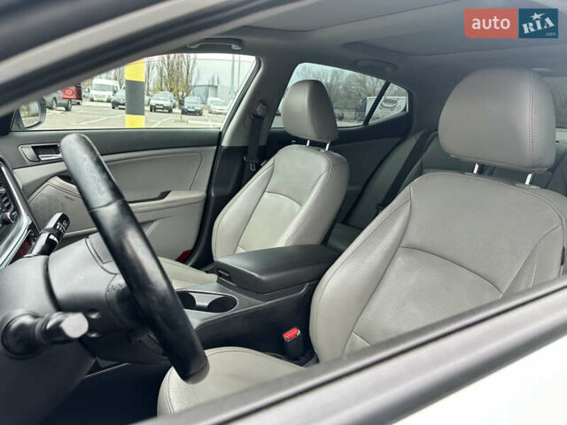 Белый Киа Оптима, объемом двигателя 2.36 л и пробегом 181 тыс. км за 9300 $, фото 10 на Automoto.ua