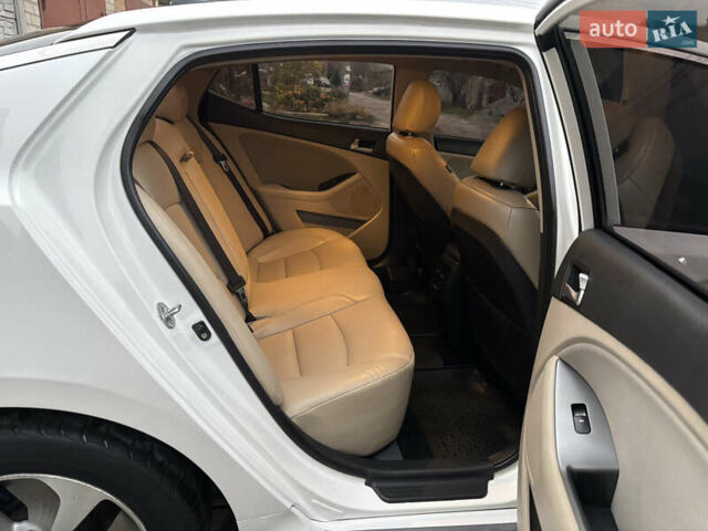 Белый Киа Оптима, объемом двигателя 0 л и пробегом 188 тыс. км за 8800 $, фото 25 на Automoto.ua