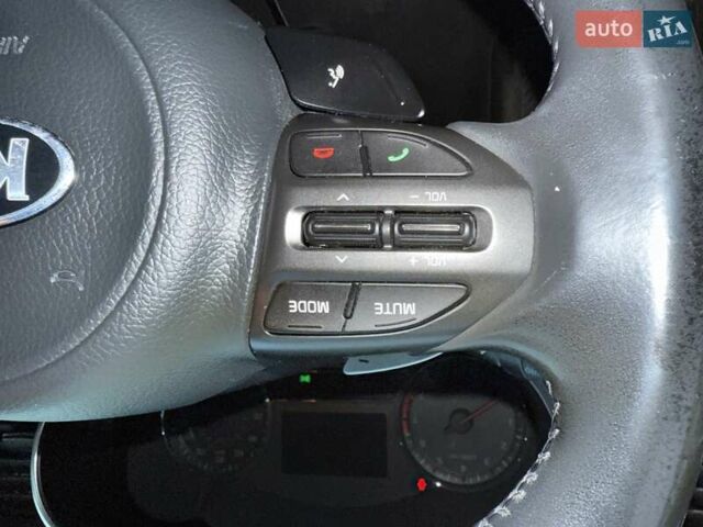 Білий Кіа Оптіма, об'ємом двигуна 2 л та пробігом 283 тис. км за 11500 $, фото 38 на Automoto.ua