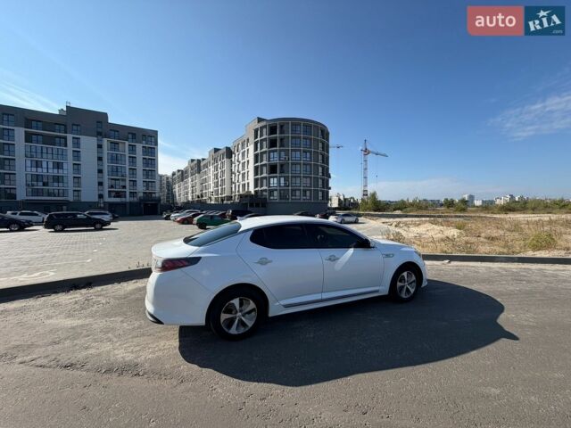 Белый Киа Оптима, объемом двигателя 2.36 л и пробегом 213 тыс. км за 9000 $, фото 3 на Automoto.ua