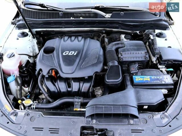 Белый Киа Оптима, объемом двигателя 2.4 л и пробегом 175 тыс. км за 10000 $, фото 12 на Automoto.ua