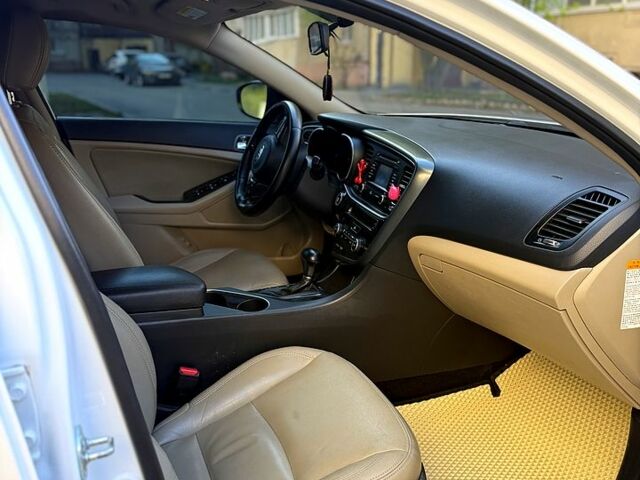 Киа Оптима 2014 в Харькове на Automoto.ua Белый Киа Оптима, объемом двигателя 2.4 л и пробегом 340 тыс. км за 9499 $, фото 3 на Automoto.ua