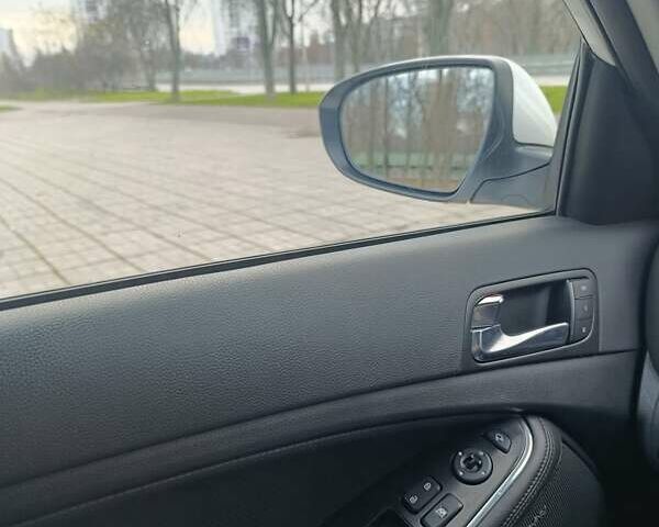 Белый Киа Оптима, объемом двигателя 2.36 л и пробегом 258 тыс. км за 10300 $, фото 32 на Automoto.ua