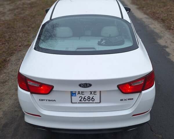 Білий Кіа Оптіма, об'ємом двигуна 2.4 л та пробігом 111 тис. км за 9000 $, фото 3 на Automoto.ua