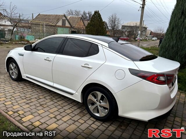 Белый Киа Оптима, объемом двигателя 2.4 л и пробегом 188 тыс. км за 8800 $, фото 3 на Automoto.ua