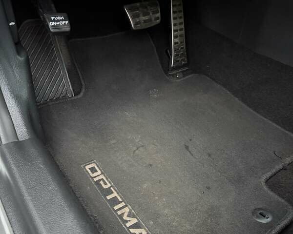 Білий Кіа Оптіма, об'ємом двигуна 2 л та пробігом 283 тис. км за 11500 $, фото 29 на Automoto.ua