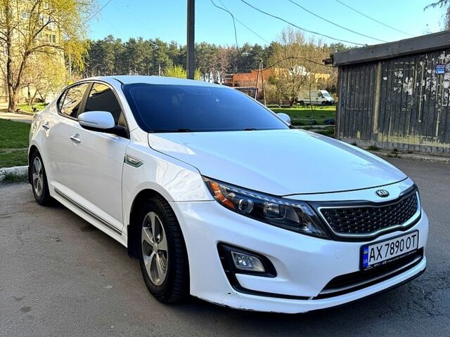 Киа Оптима 2014 в Харькове на Automoto.ua Белый Киа Оптима, объемом двигателя 2.4 л и пробегом 340 тыс. км за 9499 $, фото 1 на Automoto.ua