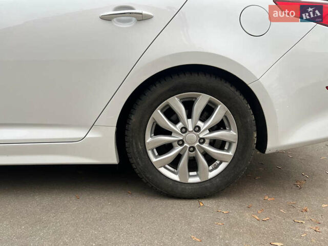 Белый Киа Оптима, объемом двигателя 2.4 л и пробегом 181 тыс. км за 9200 $, фото 8 на Automoto.ua