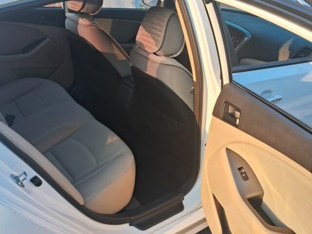 Белый Киа Оптима, объемом двигателя 2.4 л и пробегом 165 тыс. км за 9400 $, фото 7 на Automoto.ua