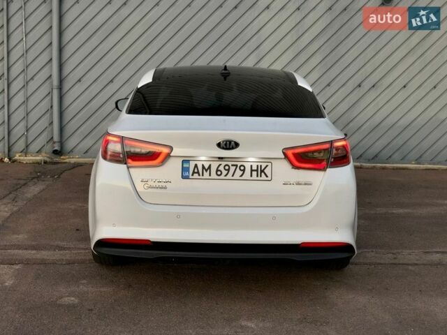 Білий Кіа Оптіма, об'ємом двигуна 2.4 л та пробігом 178 тис. км за 10600 $, фото 7 на Automoto.ua
