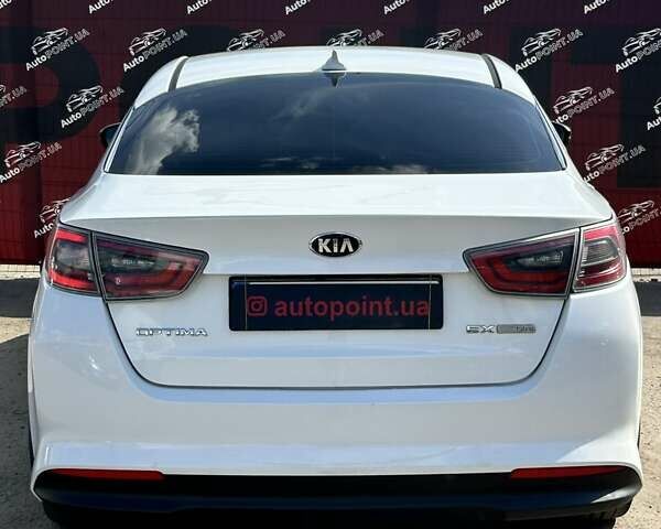Кіа Оптіма 2014 у Сумах на Automoto.ua Білий Кіа Оптіма, об'ємом двигуна 2.36 л та пробігом 179 тис. км за 10500 $, фото 10 на Automoto.ua