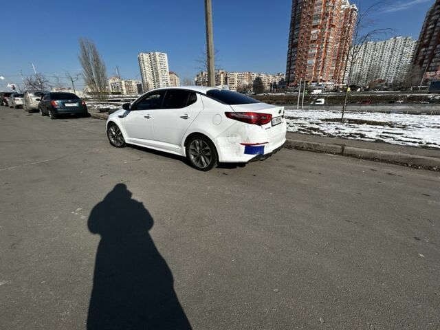 Белый Киа Оптима, объемом двигателя 2 л и пробегом 120 тыс. км за 7500 $, фото 3 на Automoto.ua