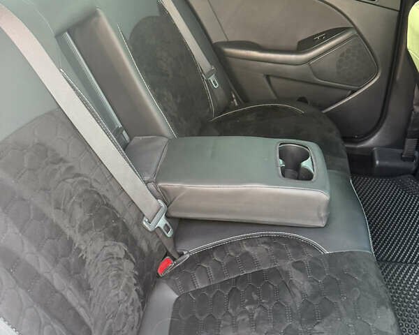 Білий Кіа Оптіма, об'ємом двигуна 2.36 л та пробігом 192 тис. км за 12500 $, фото 11 на Automoto.ua