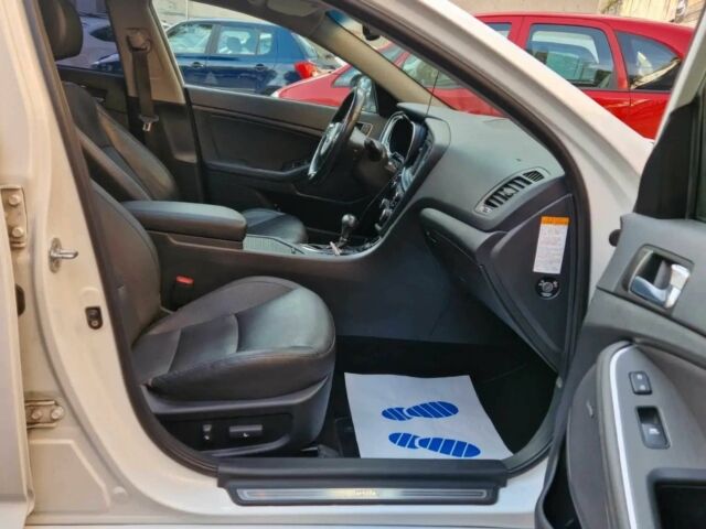 Белый Киа Оптима, объемом двигателя 2 л и пробегом 84 тыс. км за 1100 $, фото 5 на Automoto.ua