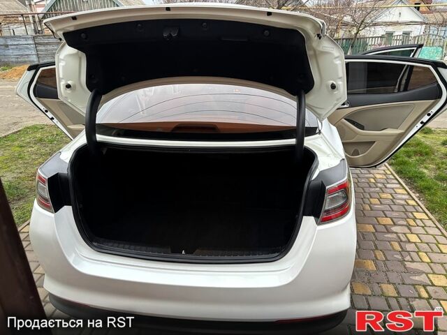 Белый Киа Оптима, объемом двигателя 2.4 л и пробегом 188 тыс. км за 8800 $, фото 8 на Automoto.ua