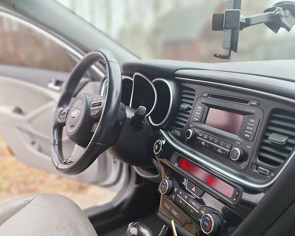 Білий Кіа Оптіма, об'ємом двигуна 2.4 л та пробігом 111 тис. км за 9000 $, фото 24 на Automoto.ua