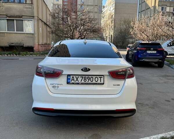 Белый Киа Оптима, объемом двигателя 2.36 л и пробегом 340 тыс. км за 9499 $, фото 7 на Automoto.ua