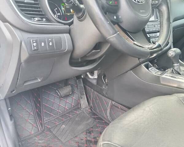 Белый Киа Оптима, объемом двигателя 2.36 л и пробегом 258 тыс. км за 10300 $, фото 35 на Automoto.ua