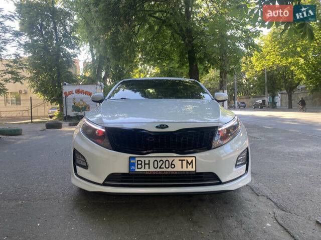 Белый Киа Оптима, объемом двигателя 2.36 л и пробегом 246 тыс. км за 11300 $, фото 7 на Automoto.ua