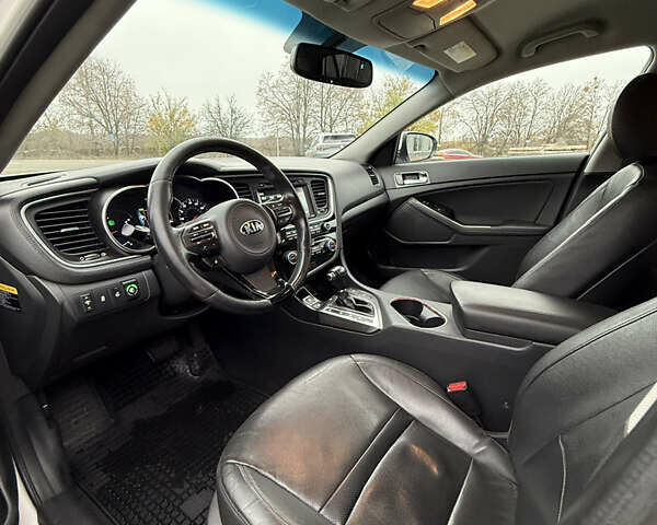 Белый Киа Оптима, объемом двигателя 2.36 л и пробегом 181 тыс. км за 9800 $, фото 11 на Automoto.ua