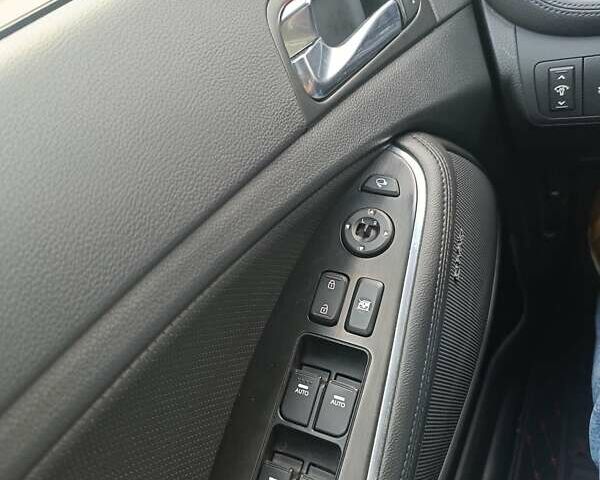 Белый Киа Оптима, объемом двигателя 2.36 л и пробегом 258 тыс. км за 10300 $, фото 31 на Automoto.ua