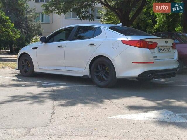 Белый Киа Оптима, объемом двигателя 2.4 л и пробегом 175 тыс. км за 10000 $, фото 9 на Automoto.ua