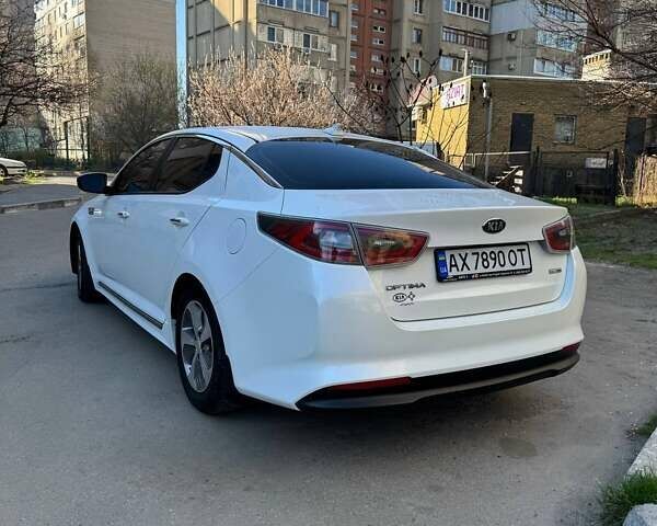 Белый Киа Оптима, объемом двигателя 2.36 л и пробегом 340 тыс. км за 9499 $, фото 6 на Automoto.ua
