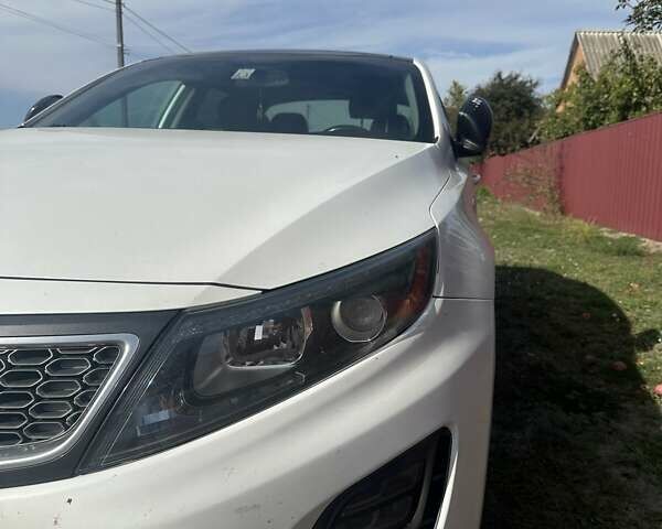 Білий Кіа Оптіма, об'ємом двигуна 2.36 л та пробігом 229 тис. км за 11500 $, фото 6 на Automoto.ua
