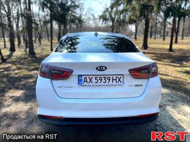 Білий Кіа Оптіма, об'ємом двигуна 2.4 л та пробігом 230 тис. км за 9500 $, фото 1 на Automoto.ua