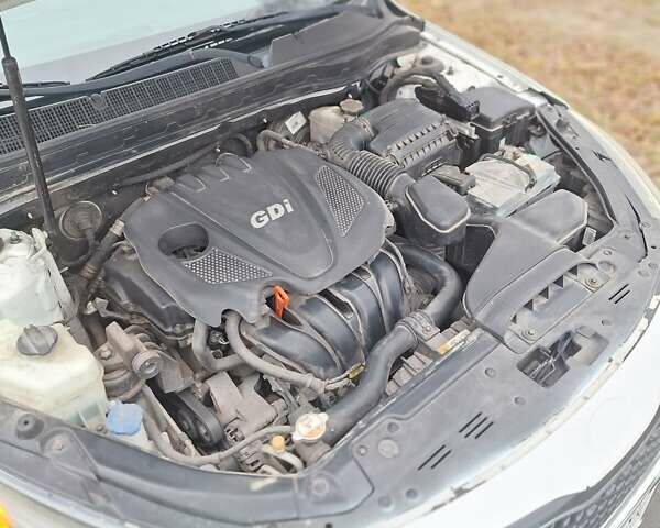 Білий Кіа Оптіма, об'ємом двигуна 2.4 л та пробігом 111 тис. км за 9000 $, фото 25 на Automoto.ua