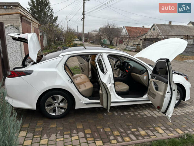 Белый Киа Оптима, объемом двигателя 0 л и пробегом 188 тыс. км за 8800 $, фото 16 на Automoto.ua